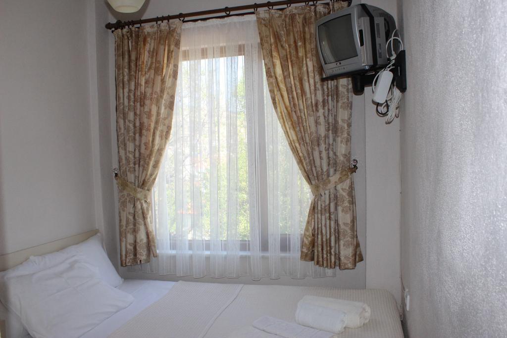 Uysal Pansiyon Bozcaada Oda fotoğraf